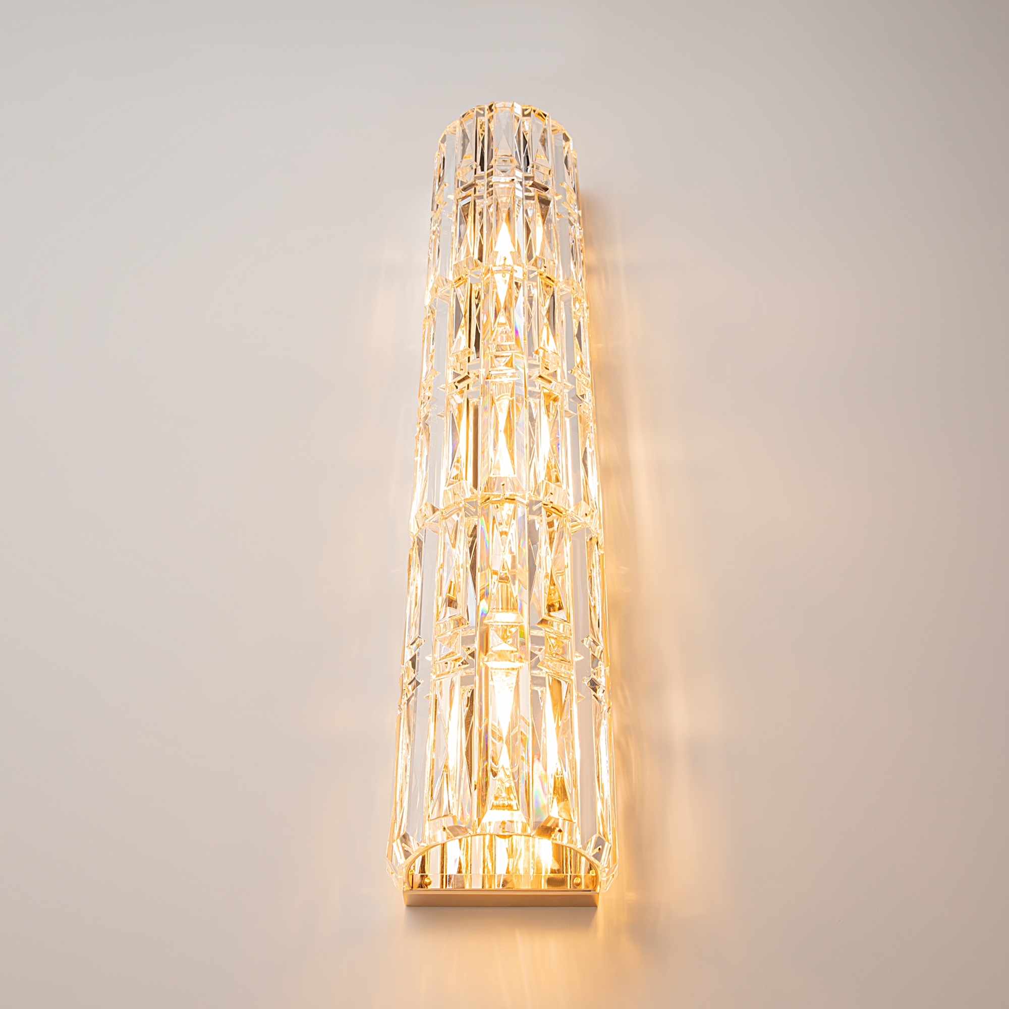 картинка Настенный светильник (бра) Maytoni MOD094WL-03G магазин pro-decor.kz являющийся официальным дистрибьютором в Казахстане картинка Настенный светильник (бра) Maytoni MOD094WL-03G от магазина pro-decor.kz