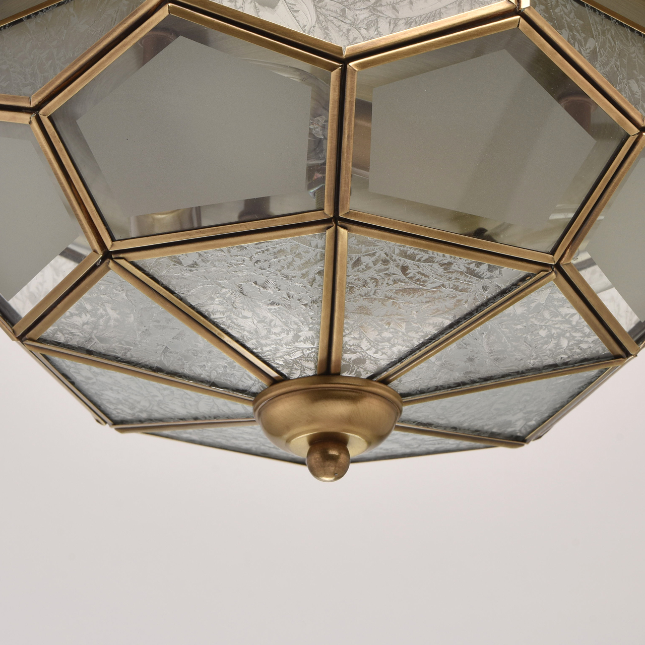 картинка Потолочный светильник Chiaro Маркиз 397010403 магазин pro-decor.kz являющийся официальным дистрибьютором в Казахстане картинка Потолочный светильник Chiaro Маркиз 397010403 от магазина pro-decor.kz
