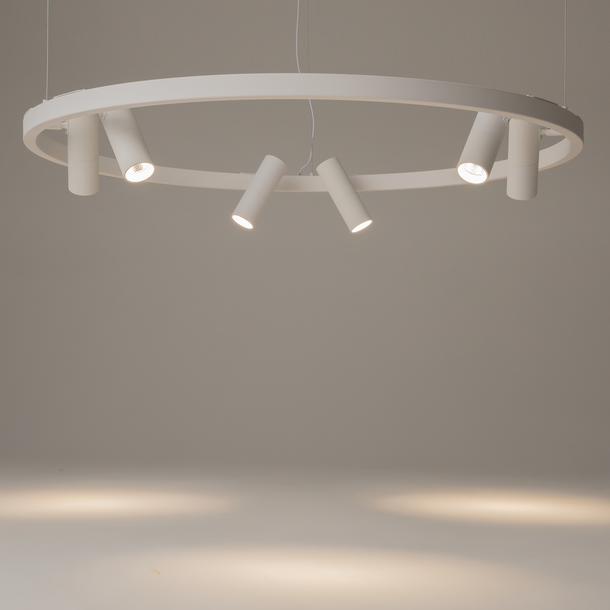 картинка Подвесной светильник Maytoni MOD102PL-L42WK от магазина pro-decor.kz
