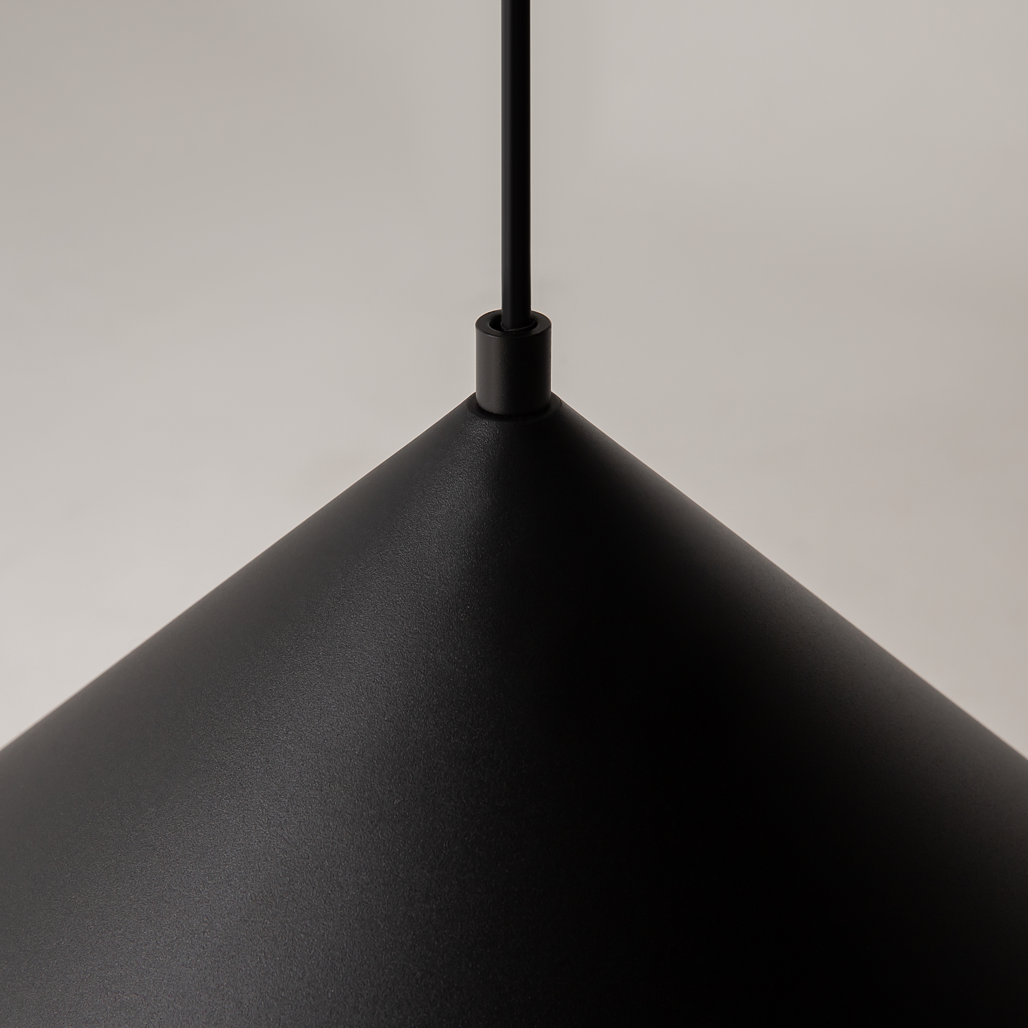 картинка Подвесной светильник Maytoni MOD167PL-01B магазин pro-decor.kz являющийся официальным дистрибьютором в Казахстане картинка Подвесной светильник Maytoni MOD167PL-01B от магазина pro-decor.kz