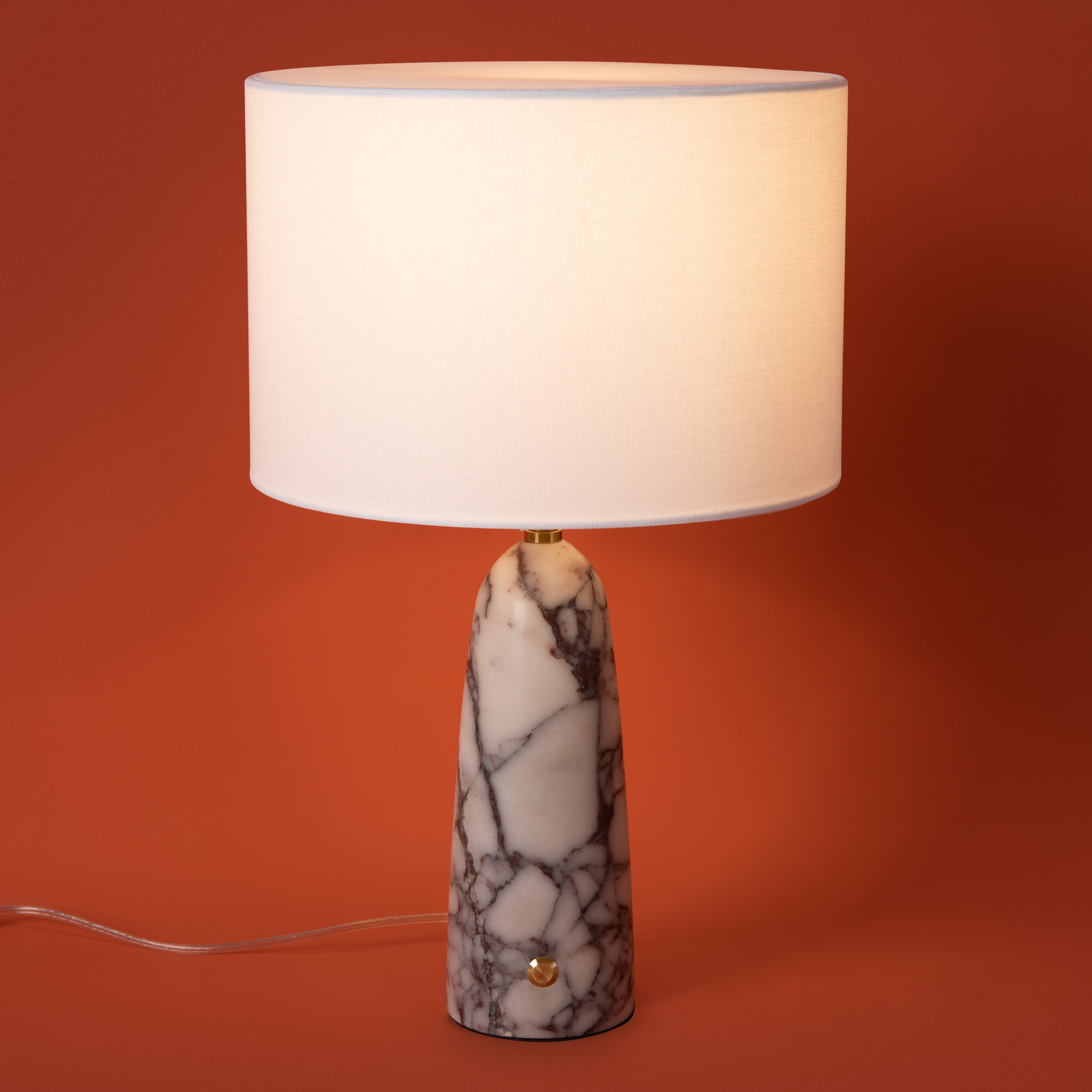 картинка Настольный светильник Freya FR2054TL-01BS1 MarmoLatte магазин pro-decor.kz являющийся официальным дистрибьютором в Казахстане картинка Настольный светильник Freya FR2054TL-01BS1 MarmoLatte от магазина pro-decor.kz