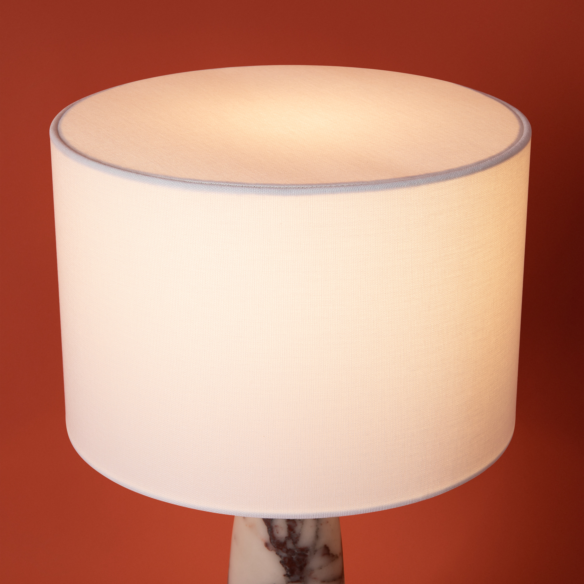 картинка Настольный светильник Freya FR2054TL-01BS1 MarmoLatte магазин pro-decor.kz являющийся официальным дистрибьютором в Казахстане картинка Настольный светильник Freya FR2054TL-01BS1 MarmoLatte от магазина pro-decor.kz