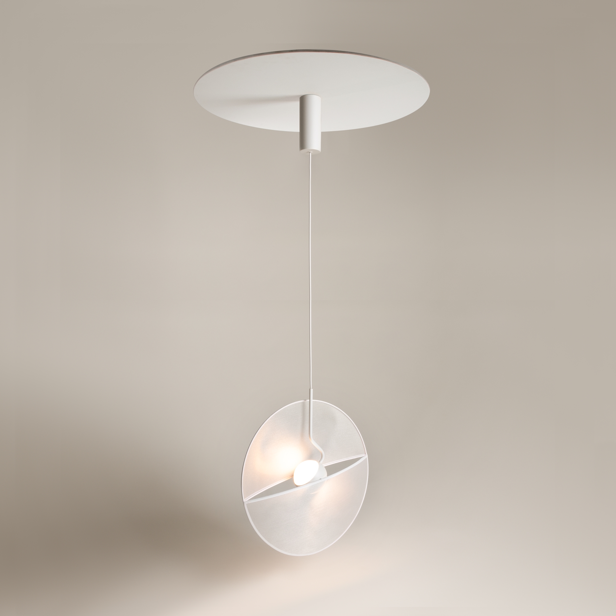 картинка Подвесной светильник Maytoni MOD154PL-L6W3K от магазина pro-decor.kz