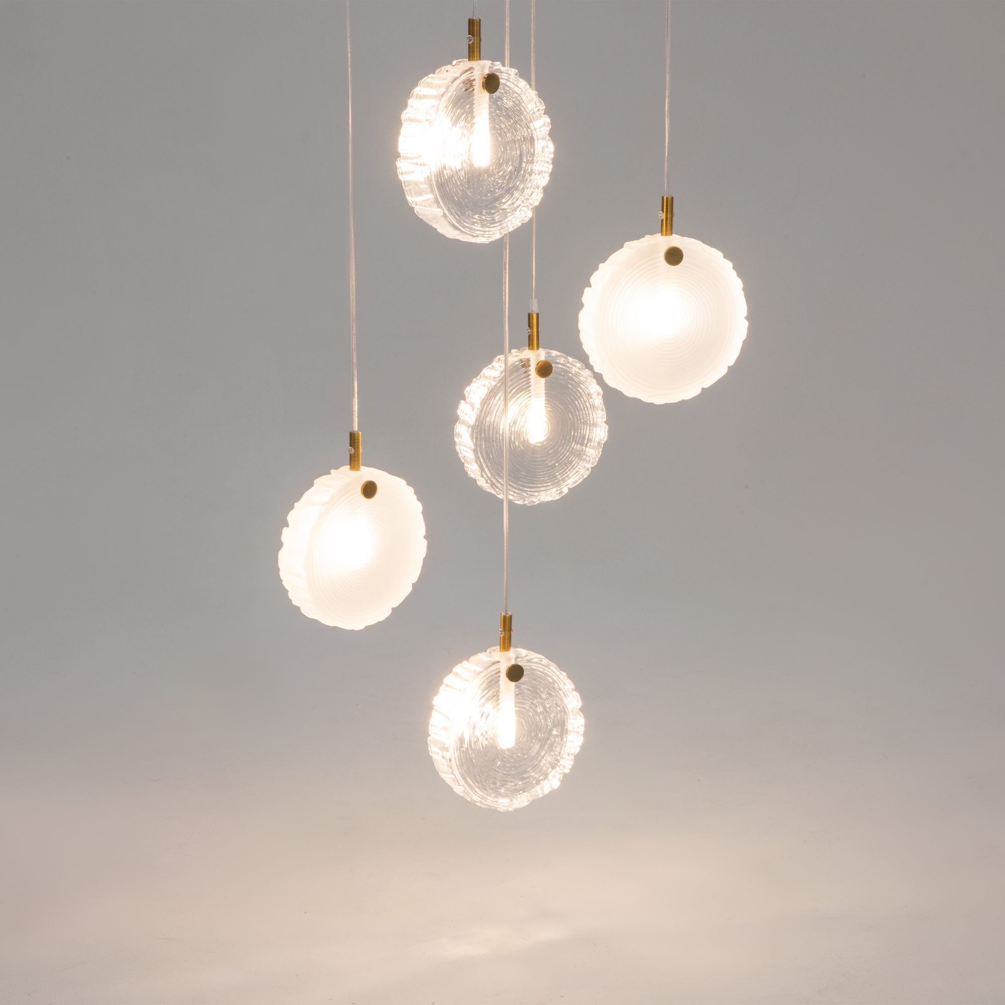 картинка Подвесной светильник Maytoni MOD254PL-05BS от магазина pro-decor.kz