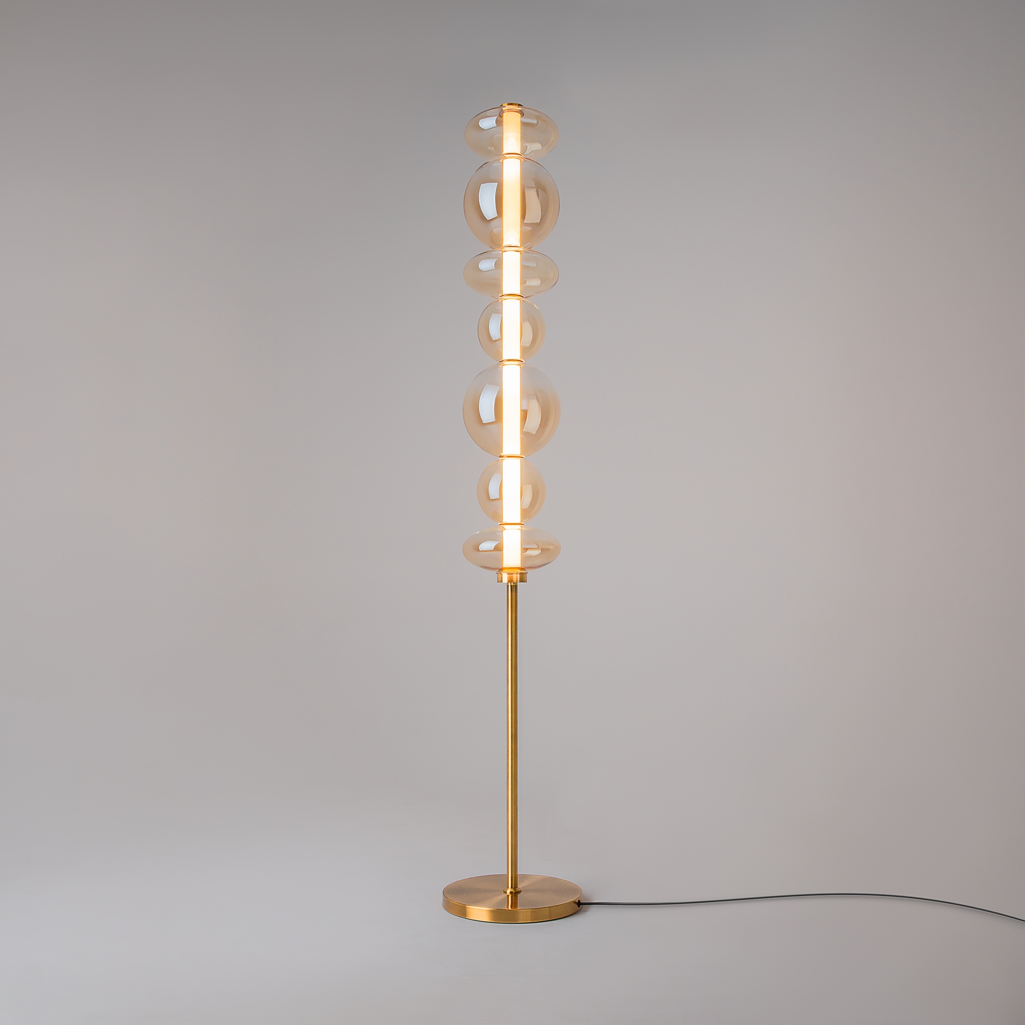 картинка Напольный светильник (торшер) Maytoni MOD307FL-L40BS3K от магазина pro-decor.kz