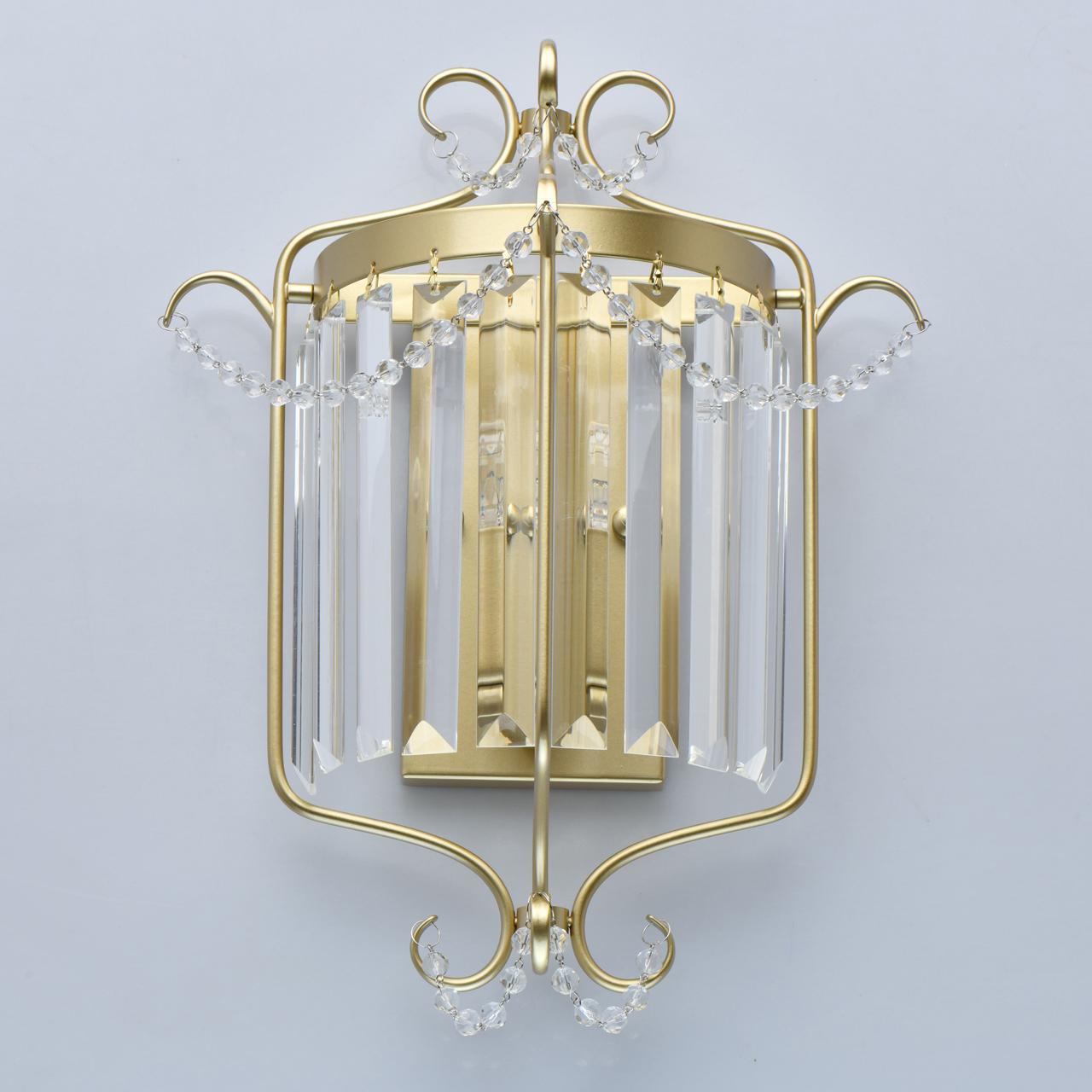 картинка Настенный светильник MW-Light Адель 373024701 от магазина pro-decor.kz