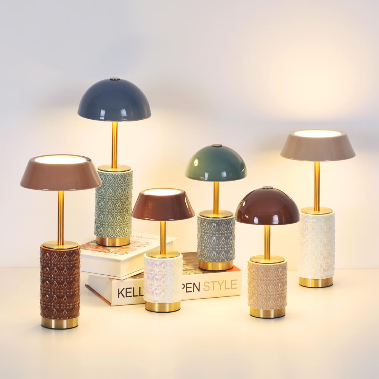 картинка 5453/8TLA Odeon Light Настольная лампа беспроводная LULU от магазина pro-decor.kz