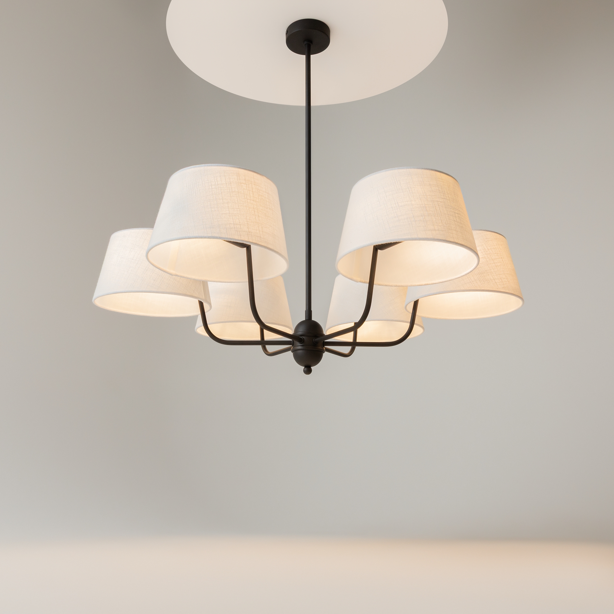 картинка Люстра Maytoni MOD360PL-06B от магазина pro-decor.kz