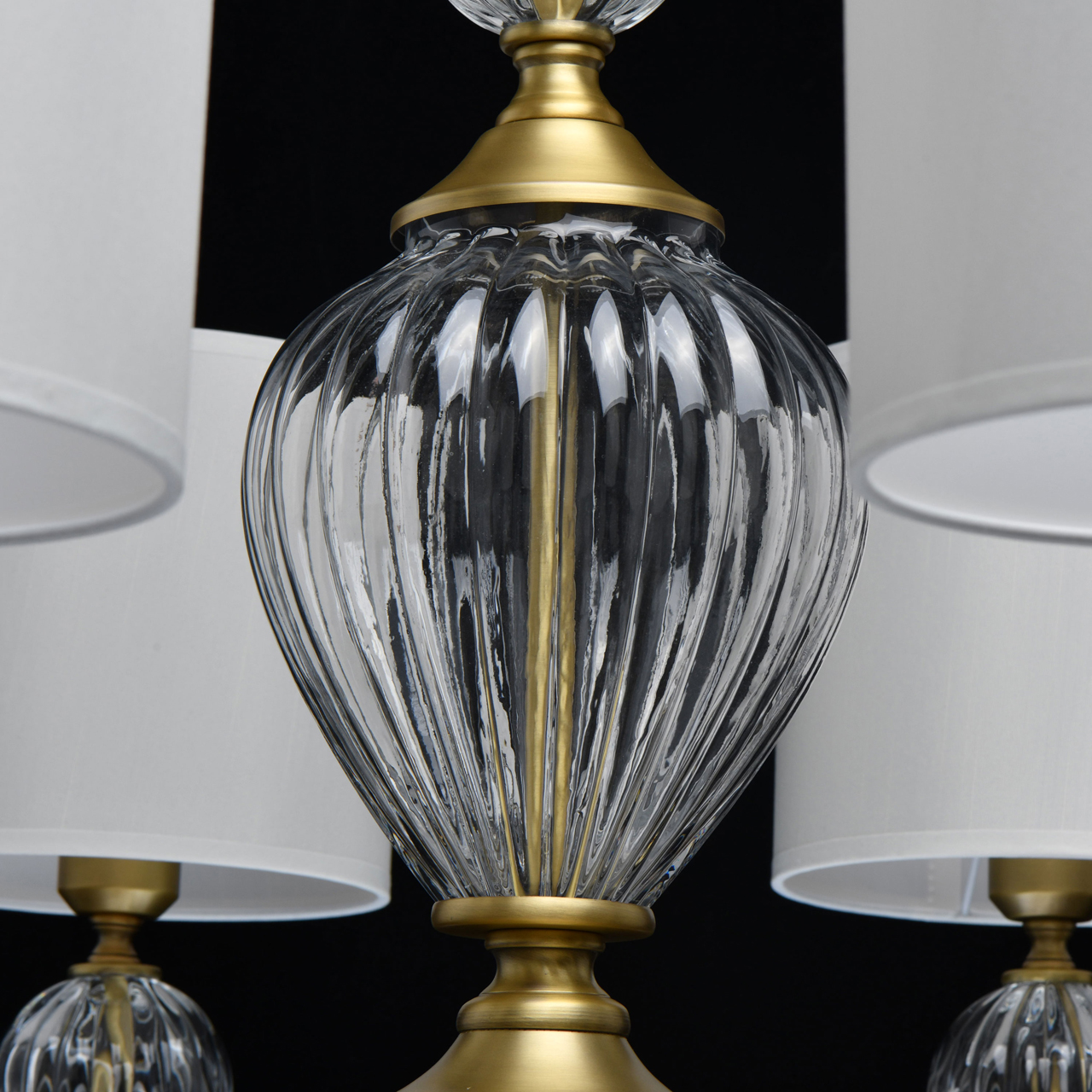 картинка Подвесная люстра Chiaro Оделия 619011408 магазин pro-decor.kz являющийся официальным дистрибьютором в Казахстане картинка Подвесная люстра Chiaro Оделия 619011408 от магазина pro-decor.kz