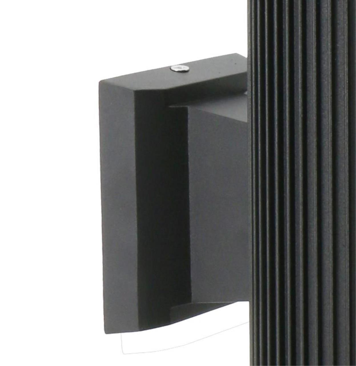 картинка Уличный настенный светильник Favourite Pola 2858-2W от магазина pro-decor.kz