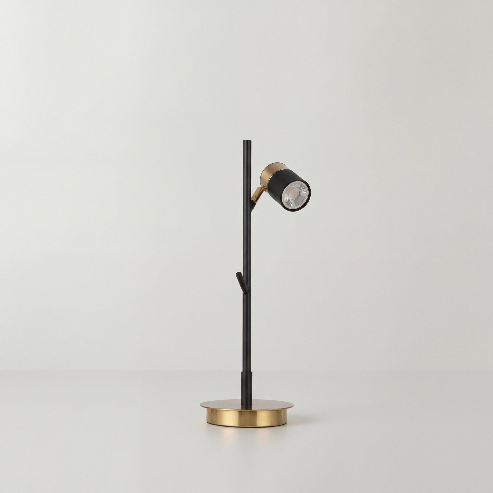 картинка Настольный светильник Freya FR5201TL-01B от магазина pro-decor.kz