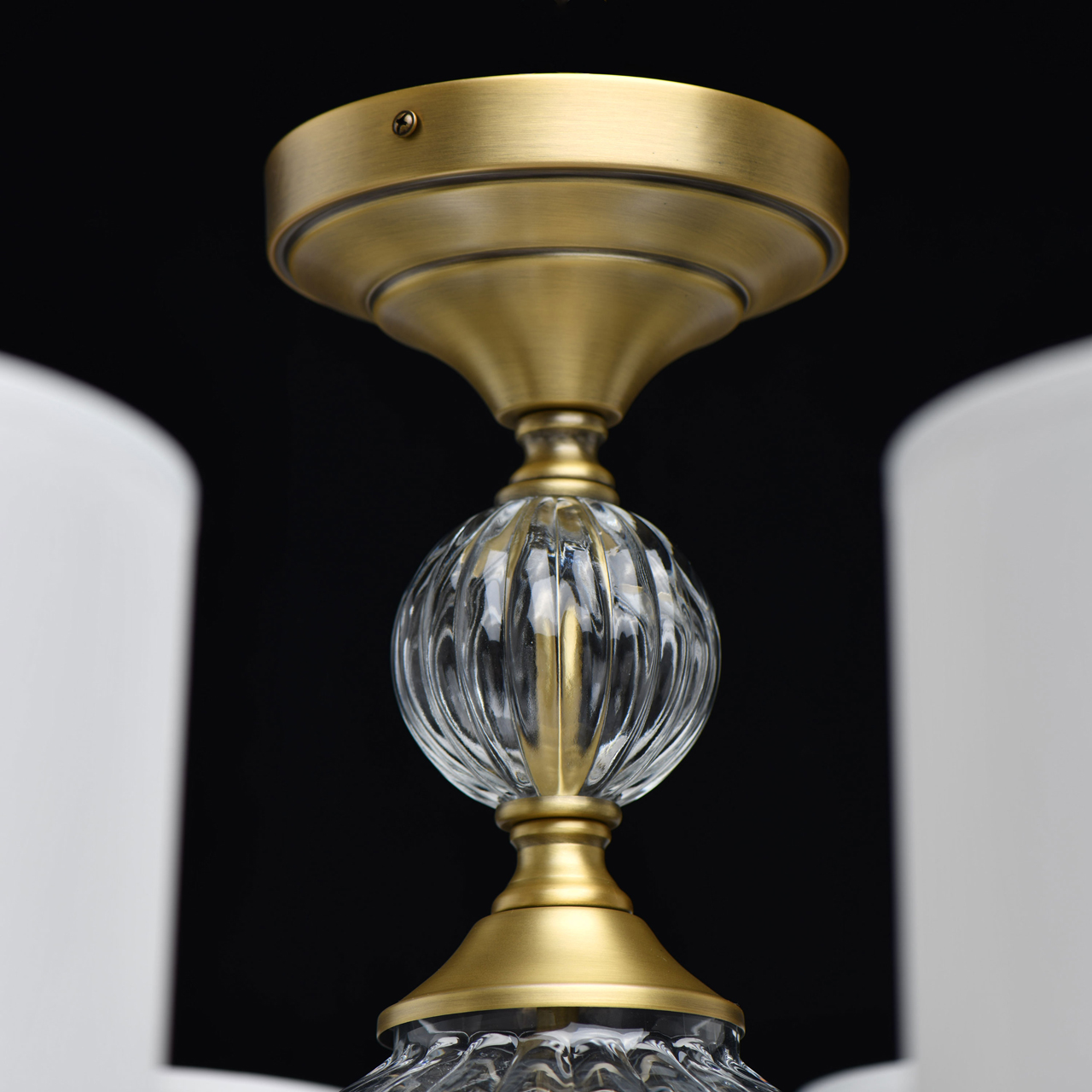картинка Подвесная люстра Chiaro Оделия 619011408 магазин pro-decor.kz являющийся официальным дистрибьютором в Казахстане картинка Подвесная люстра Chiaro Оделия 619011408 от магазина pro-decor.kz
