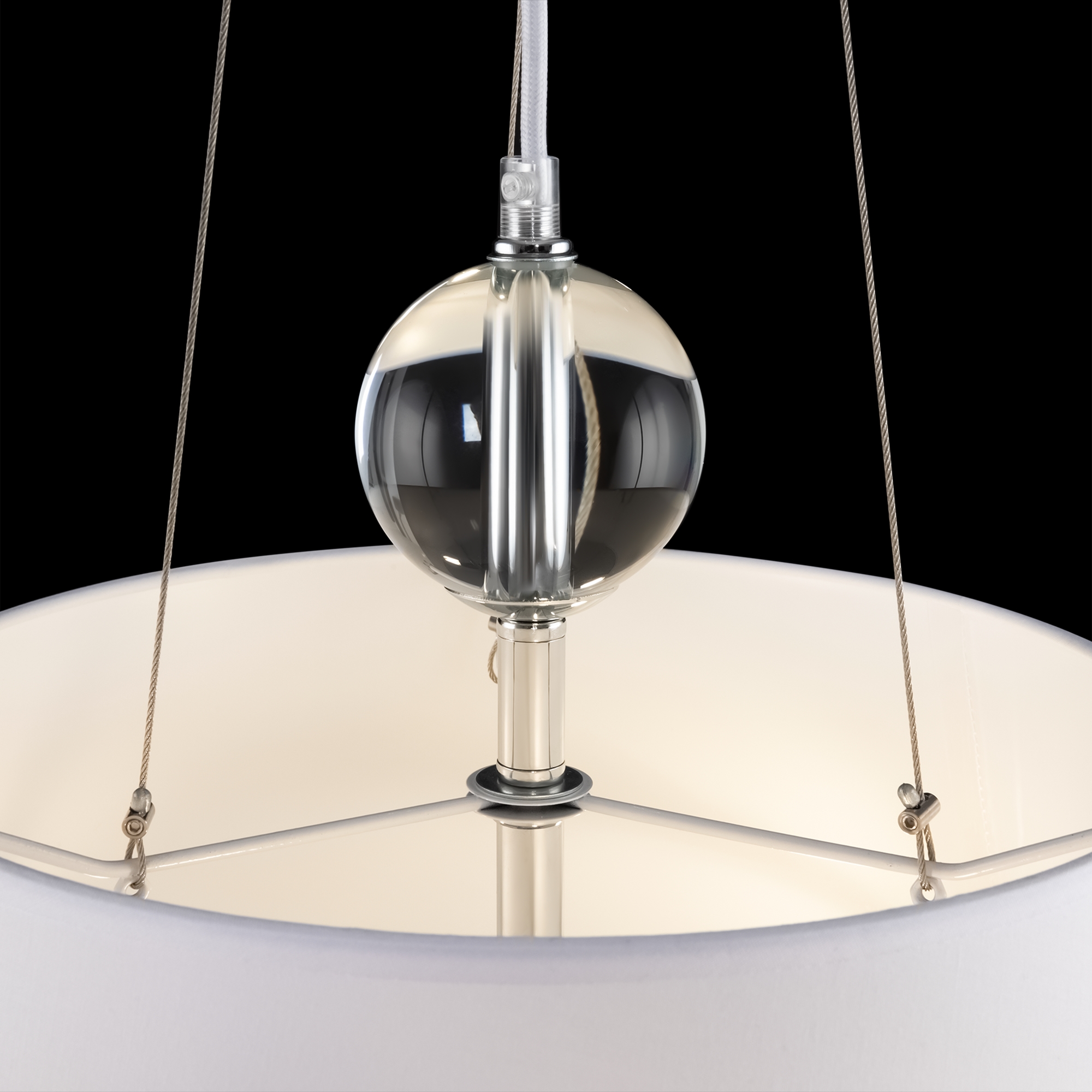 картинка Подвесной светильник Maytoni Bergamo MOD613PL-03W от магазина pro-decor.kz