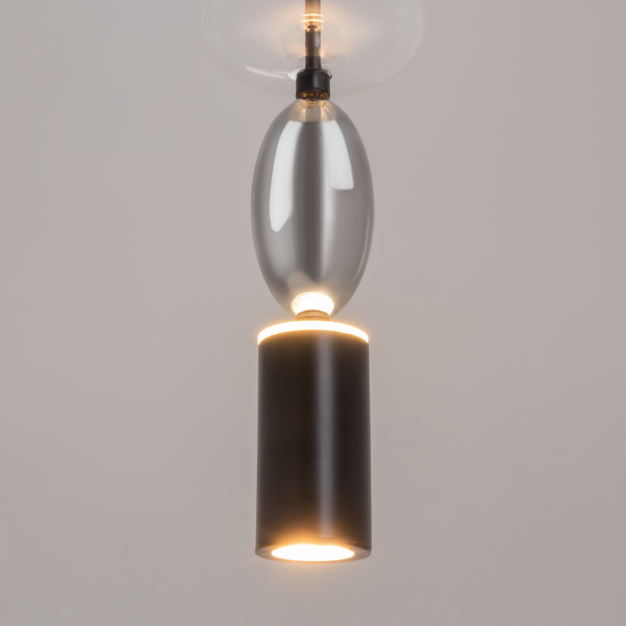 картинка Подвесной светильник Maytoni MOD071PL-L8B3K1 от магазина pro-decor.kz