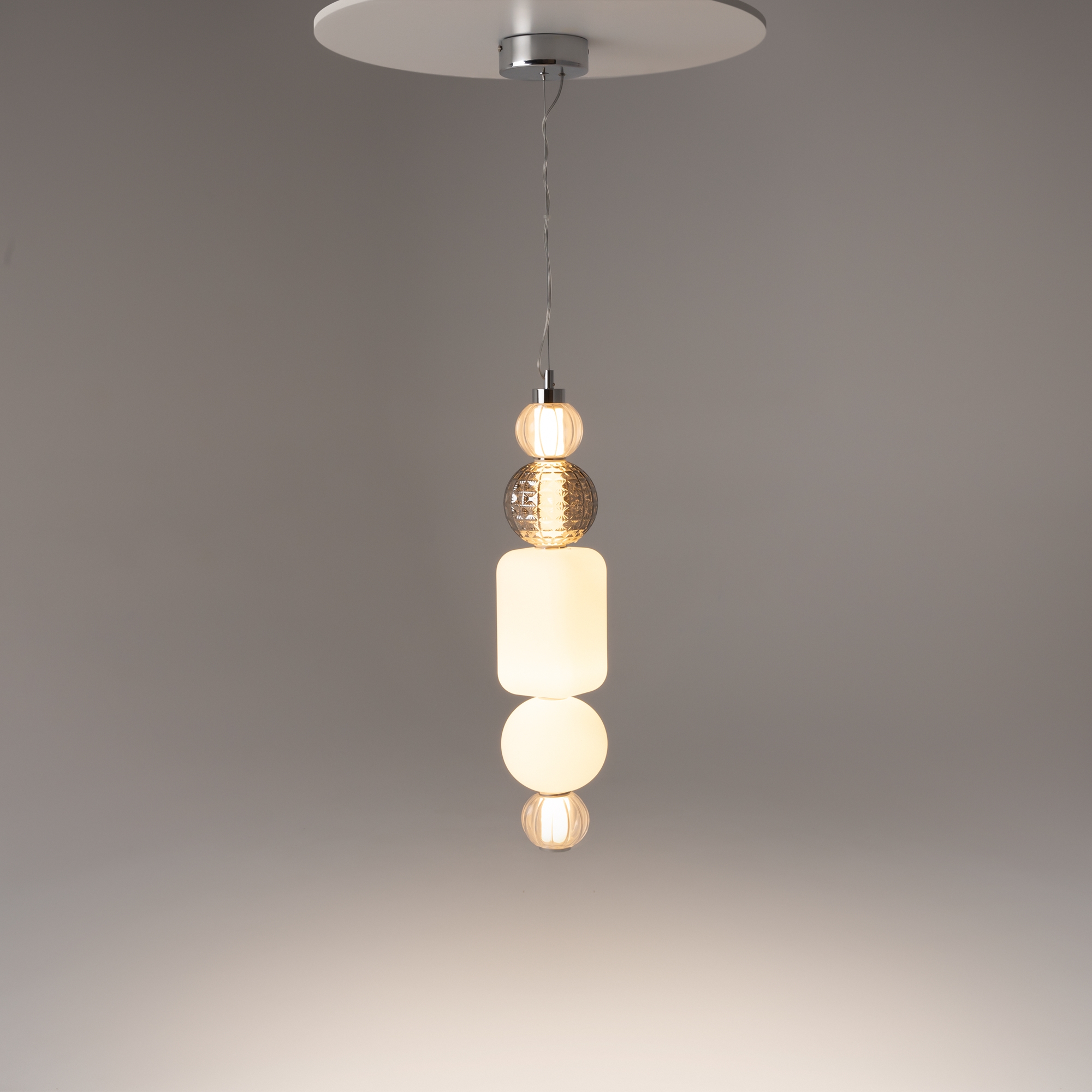 картинка Подвесной светодиодный светильник Maytoni Collar P069PL-L35CH3K от магазина pro-decor.kz