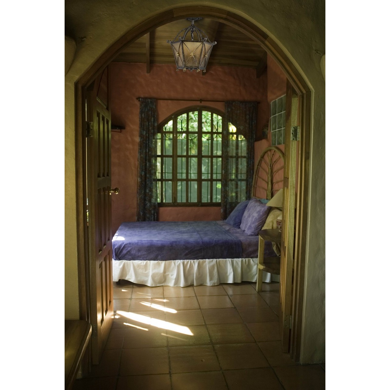 картинка Потолочный светильник Chiaro Айвенго 382012503 магазин pro-decor.kz являющийся официальным дистрибьютором в Казахстане картинка Потолочный светильник Chiaro Айвенго 382012503 от магазина pro-decor.kz