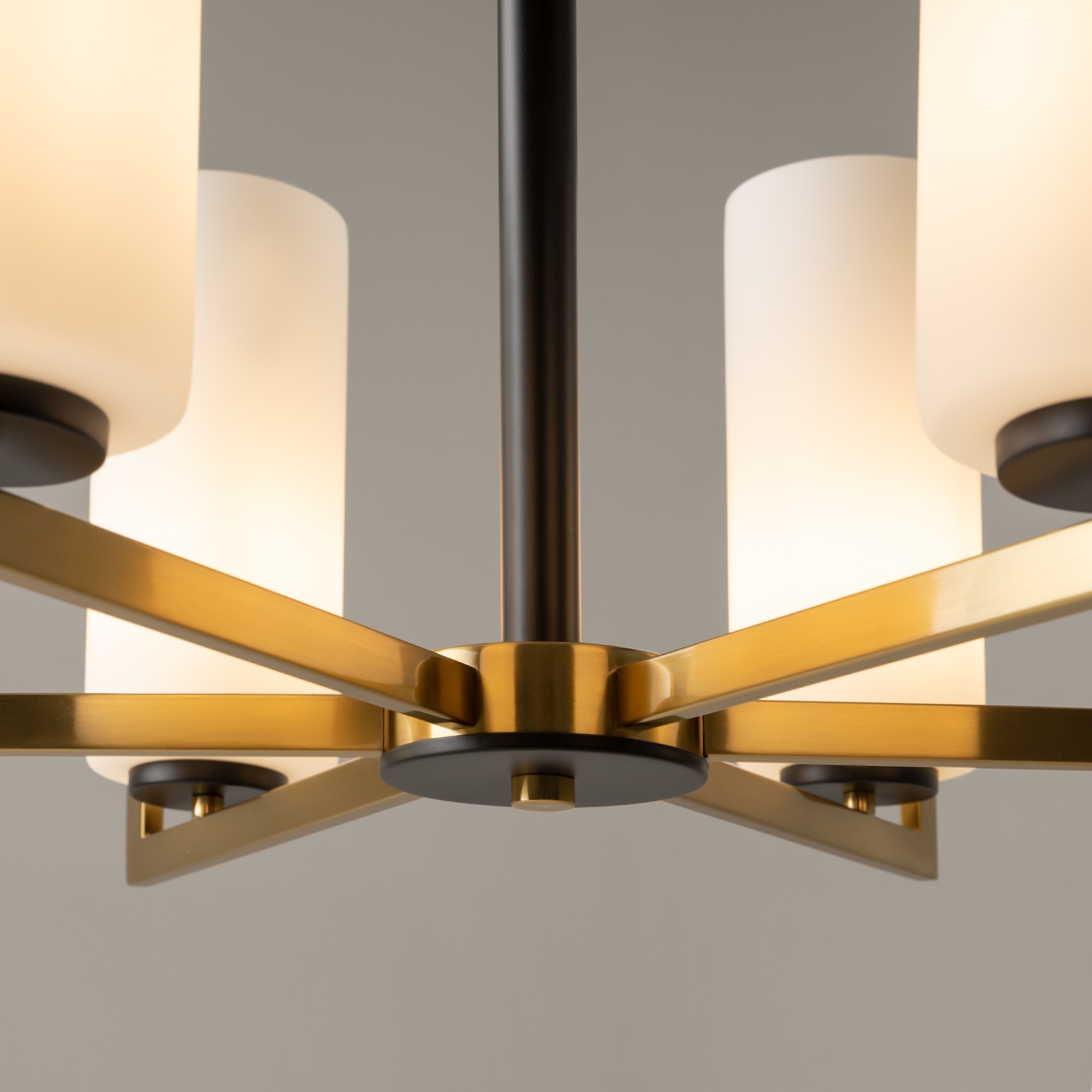 картинка Подвесная люстра Maytoni Fortano MOD089PL-06BS от магазина pro-decor.kz