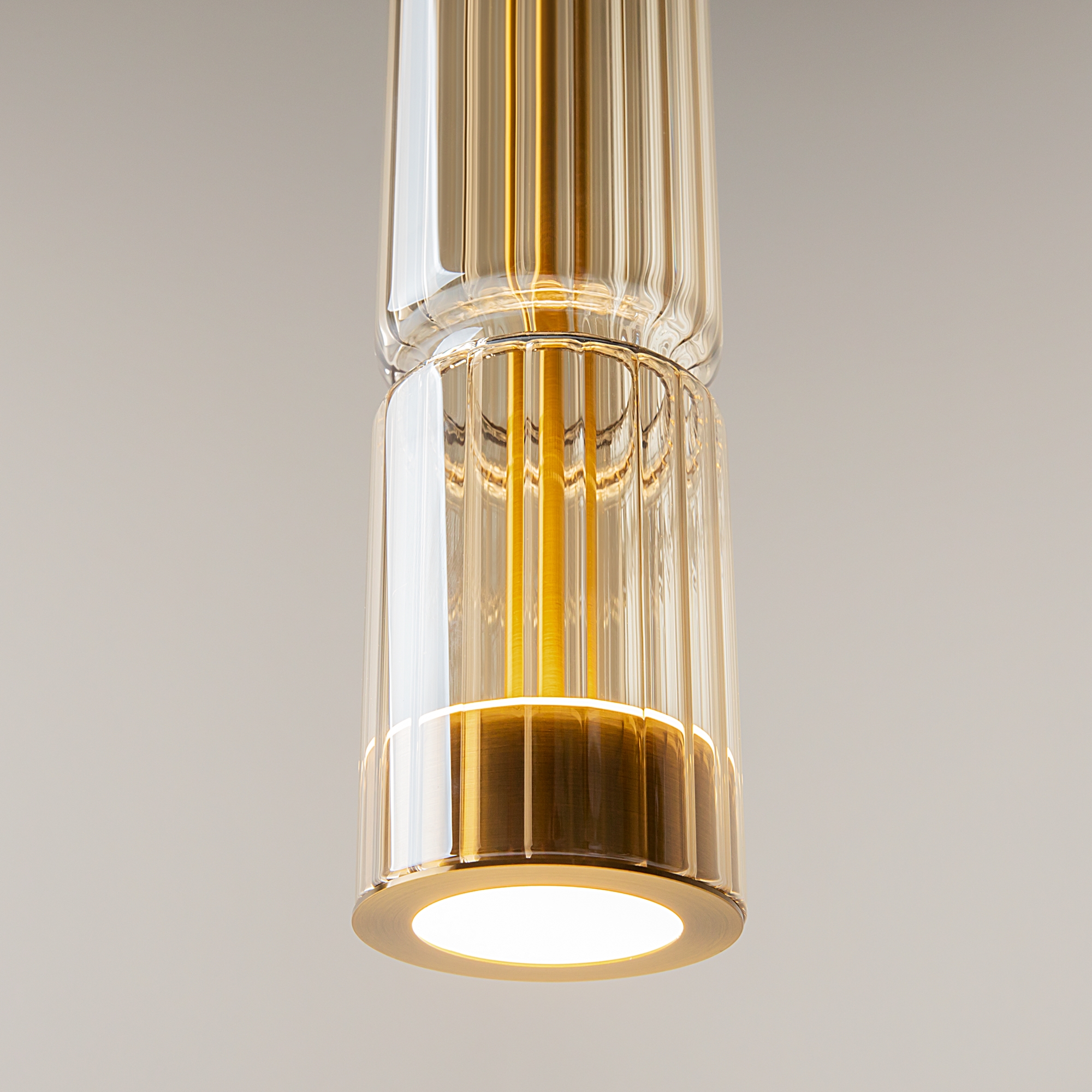картинка Подвесной светильник Maytoni MOD272PL-L12BS3K1 от магазина pro-decor.kz