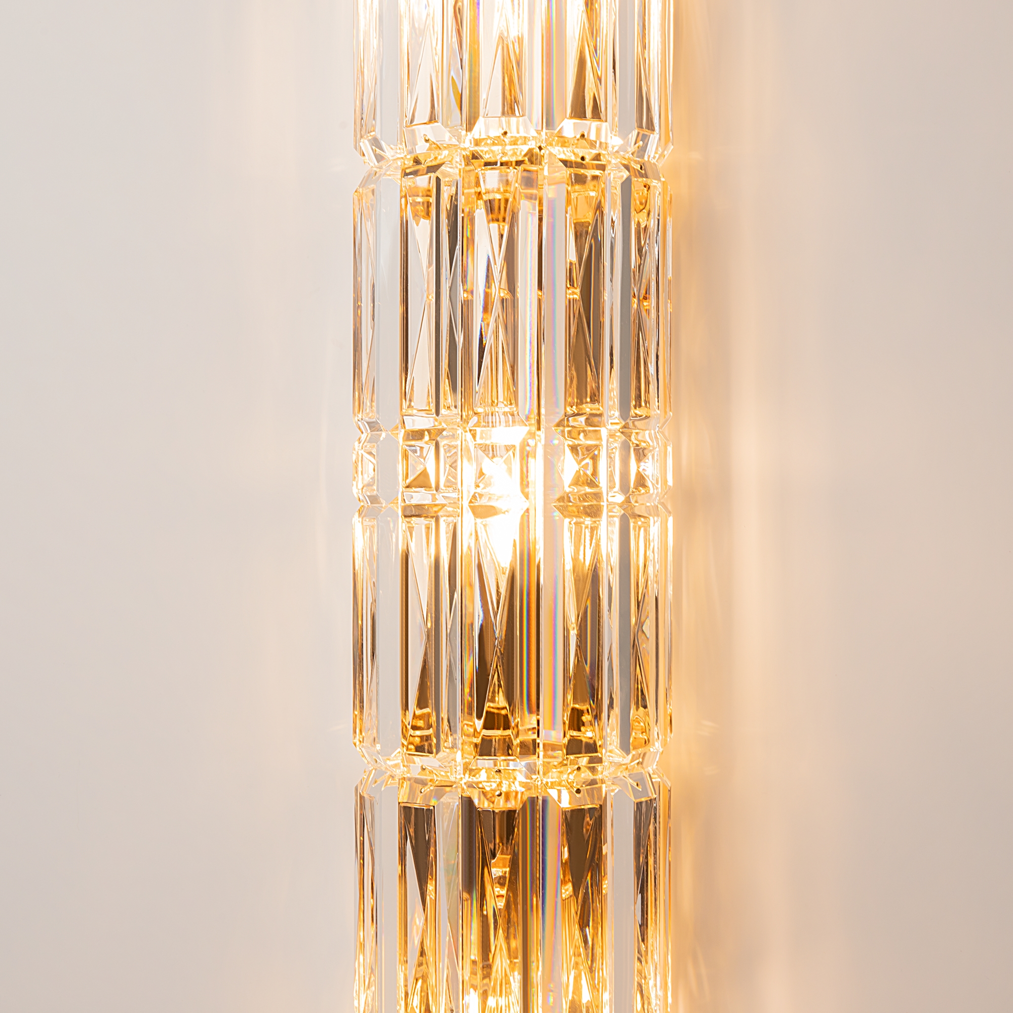 картинка Настенный светильник (бра) Maytoni MOD094WL-03G магазин pro-decor.kz являющийся официальным дистрибьютором в Казахстане картинка Настенный светильник (бра) Maytoni MOD094WL-03G от магазина pro-decor.kz