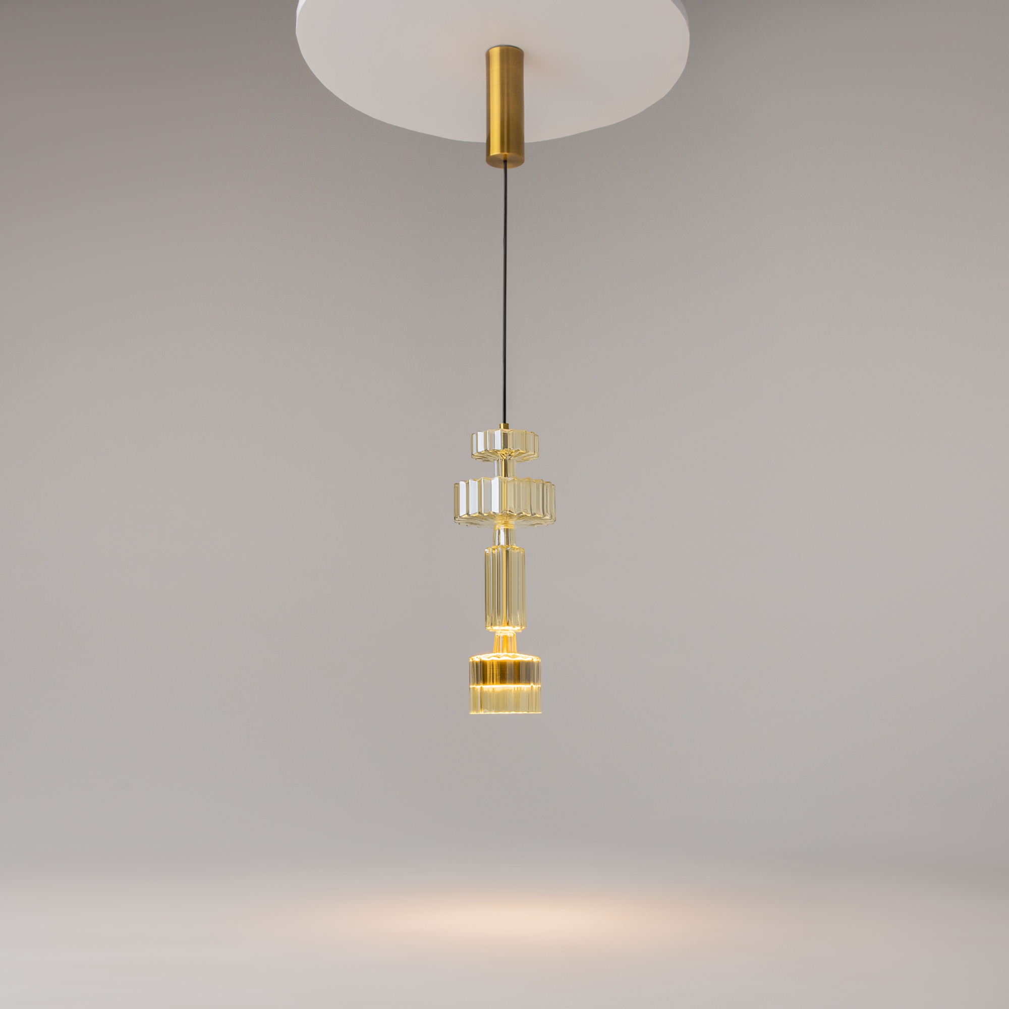картинка Подвесной светильник Maytoni MOD253PL-L18BS3K1 от магазина pro-decor.kz
