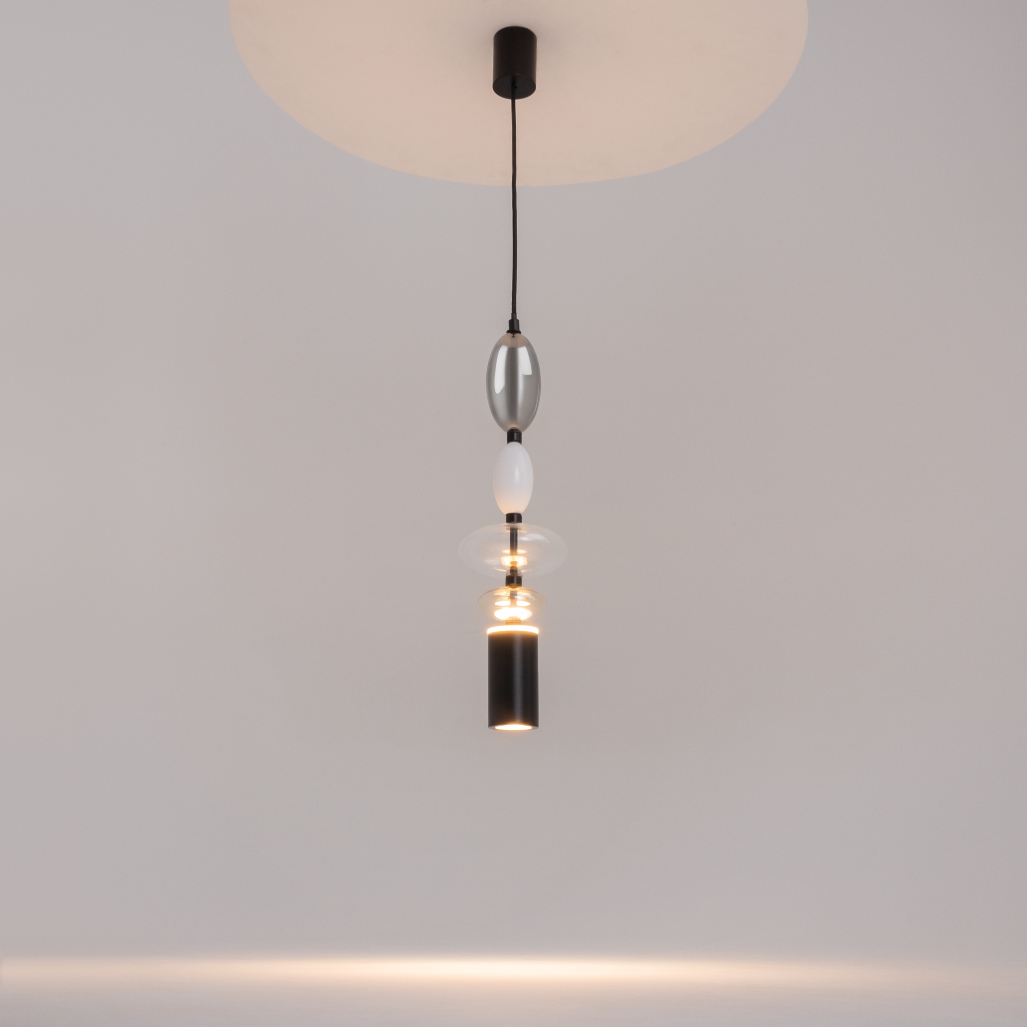 картинка Подвесной светильник Maytoni MOD071PL-L8B3K3 магазин pro-decor.kz являющийся официальным дистрибьютором в Казахстане картинка Подвесной светильник Maytoni MOD071PL-L8B3K3 от магазина pro-decor.kz
