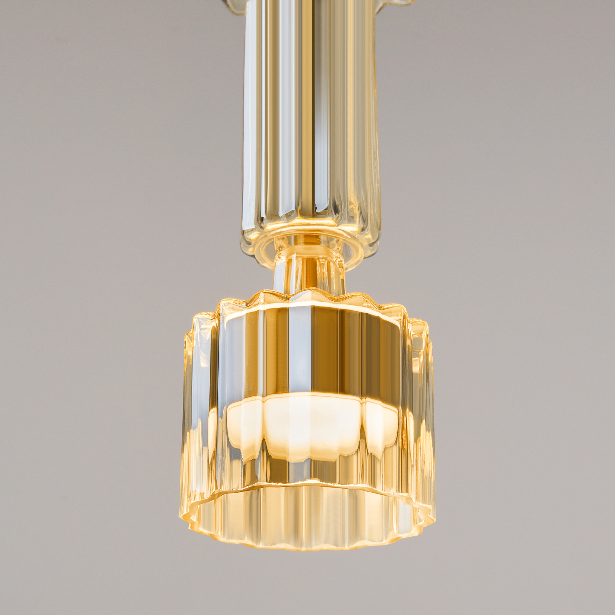 картинка Подвесной светильник Maytoni MOD253PL-L18BS3K1 от магазина pro-decor.kz