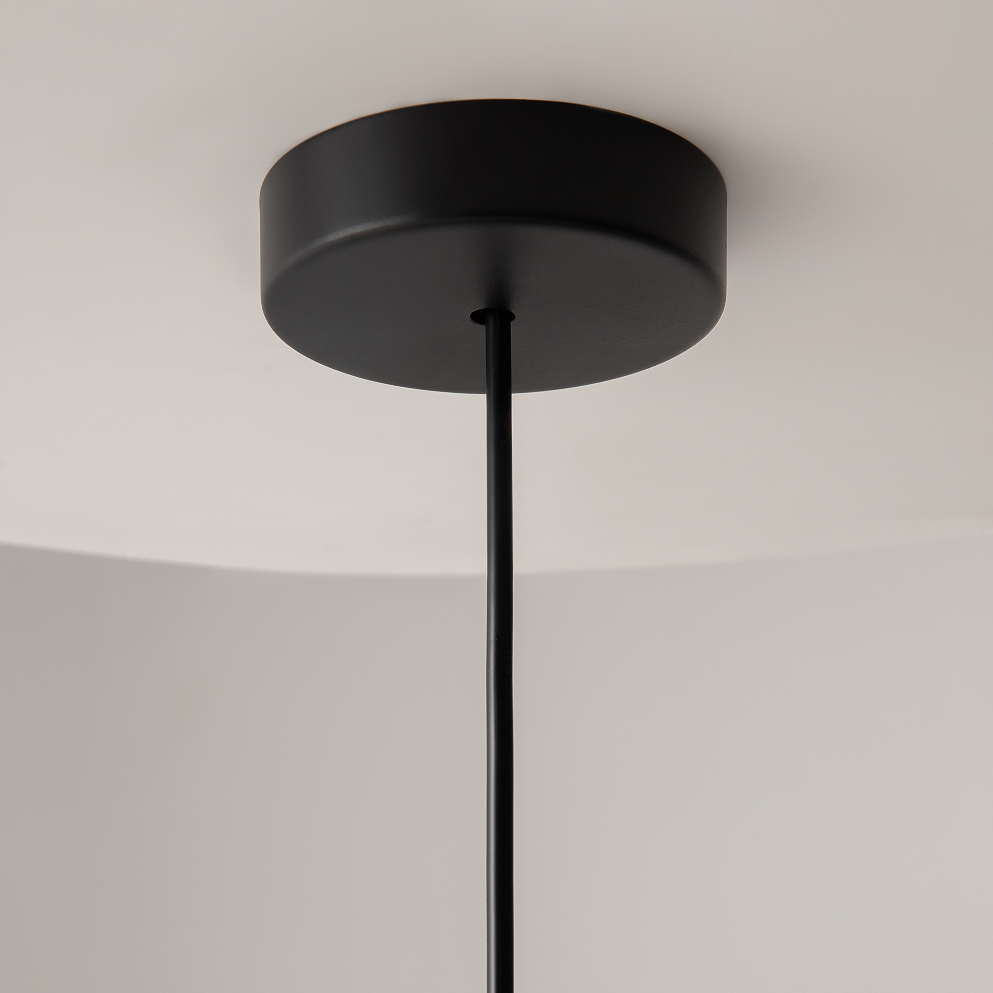 картинка Подвесной светильник Maytoni MOD168PL-01B магазин pro-decor.kz являющийся официальным дистрибьютором в Казахстане картинка Подвесной светильник Maytoni MOD168PL-01B от магазина pro-decor.kz