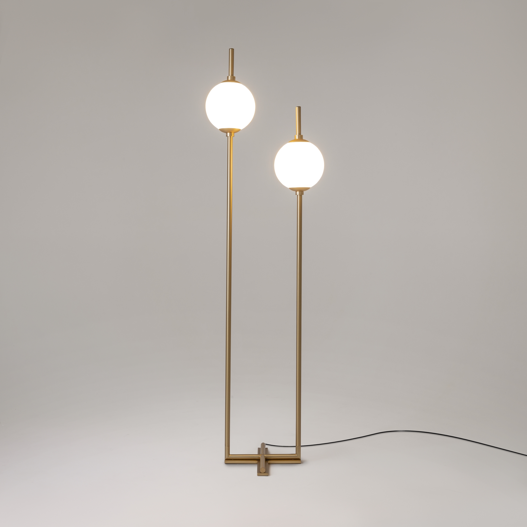 картинка Напольный светильник (торшер) Maytoni Z020FL-L12BS3K магазин pro-decor.kz являющийся официальным дистрибьютором в Казахстане картинка Напольный светильник (торшер) Maytoni Z020FL-L12BS3K от магазина pro-decor.kz