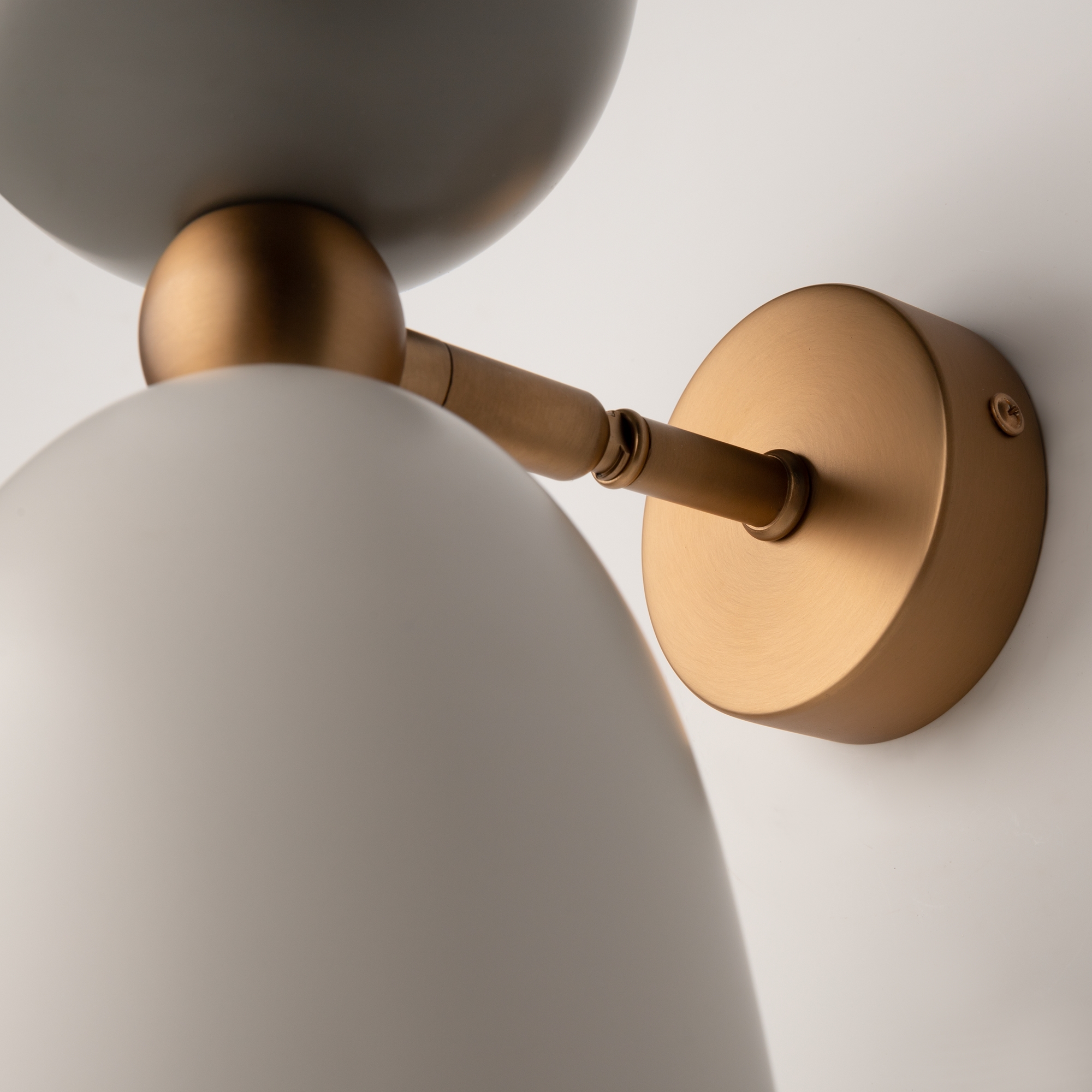 картинка Бра Maytoni MOD113WL-01W от магазина pro-decor.kz