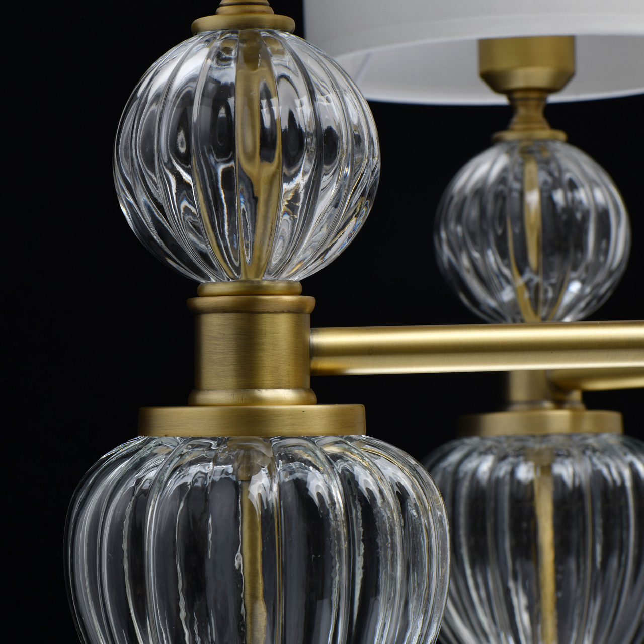 картинка Подвесная люстра Chiaro Оделия 619011305 от магазина pro-decor.kz