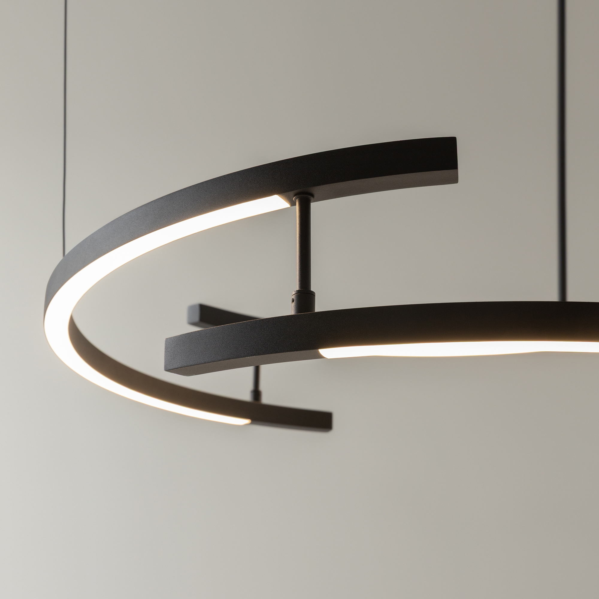 картинка Подвесной светильник Maytoni MOD016PL-L52BK магазин pro-decor.kz являющийся официальным дистрибьютором в Казахстане картинка Подвесной светильник Maytoni MOD016PL-L52BK от магазина pro-decor.kz