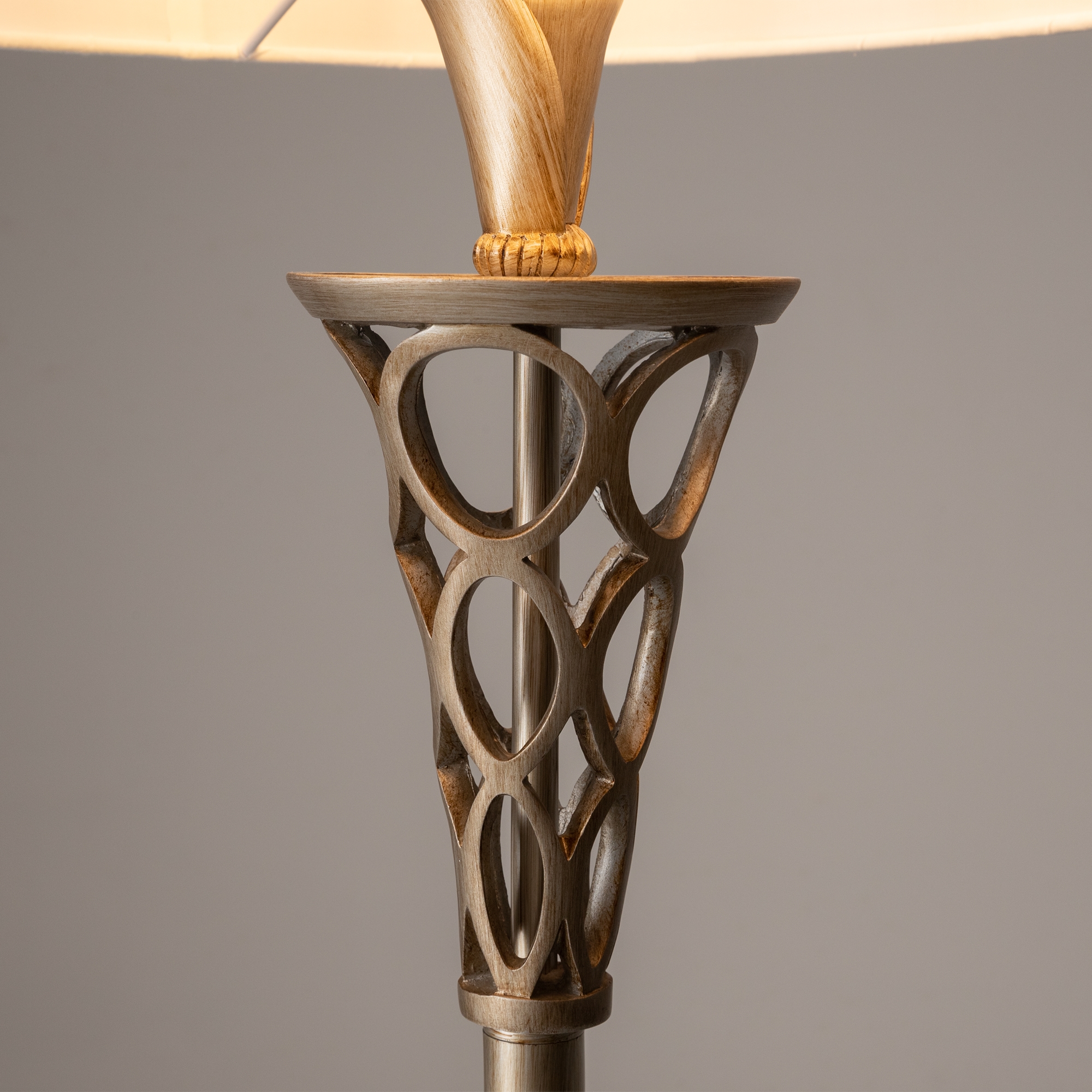 картинка Торшер Maytoni Lillian H311-FL-01-G магазин pro-decor.kz являющийся официальным дистрибьютором в Казахстане картинка Торшер Maytoni Lillian H311-FL-01-G от магазина pro-decor.kz