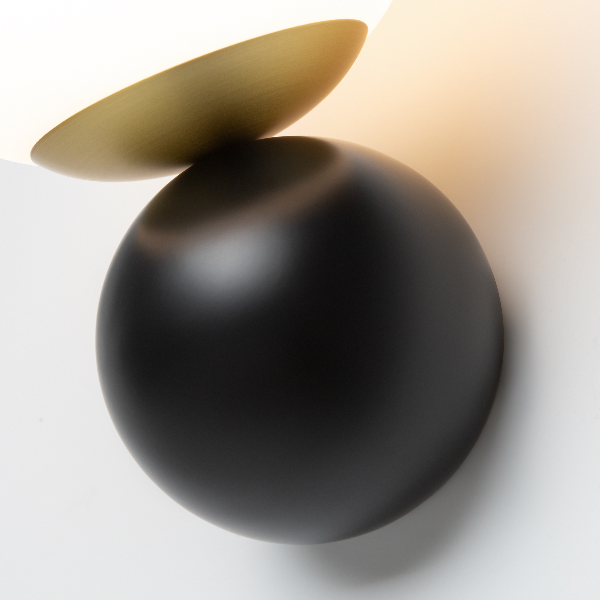 картинка Настенный светильник (бра) Maytoni MOD048WL-01G магазин pro-decor.kz являющийся официальным дистрибьютором в Казахстане картинка Настенный светильник (бра) Maytoni MOD048WL-01G от магазина pro-decor.kz