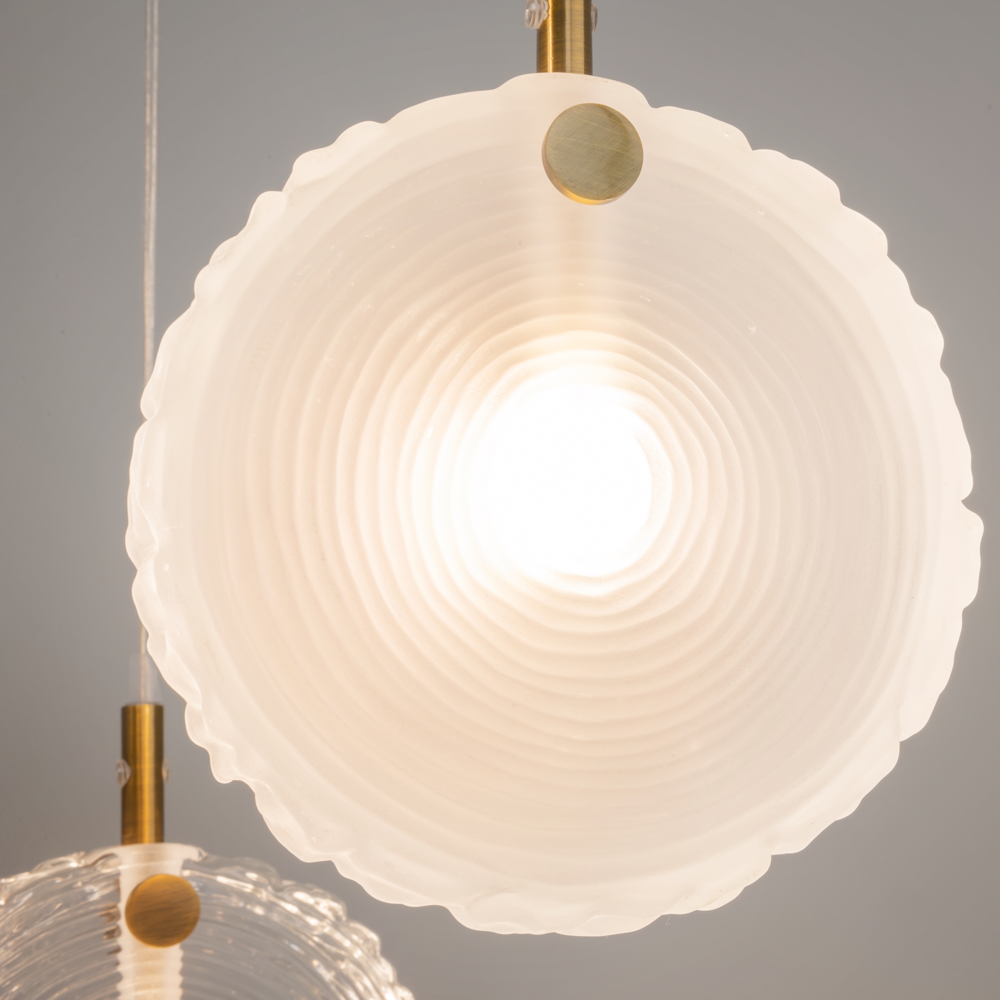 картинка Подвесной светильник Maytoni MOD254PL-05BS от магазина pro-decor.kz