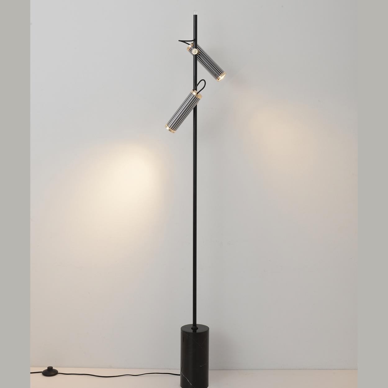 картинка Торшер Crystal Lux 0540/602 магазин pro-decor.kz являющийся официальным дистрибьютором в Казахстане картинка Торшер Crystal Lux 0540/602 от магазина pro-decor.kz