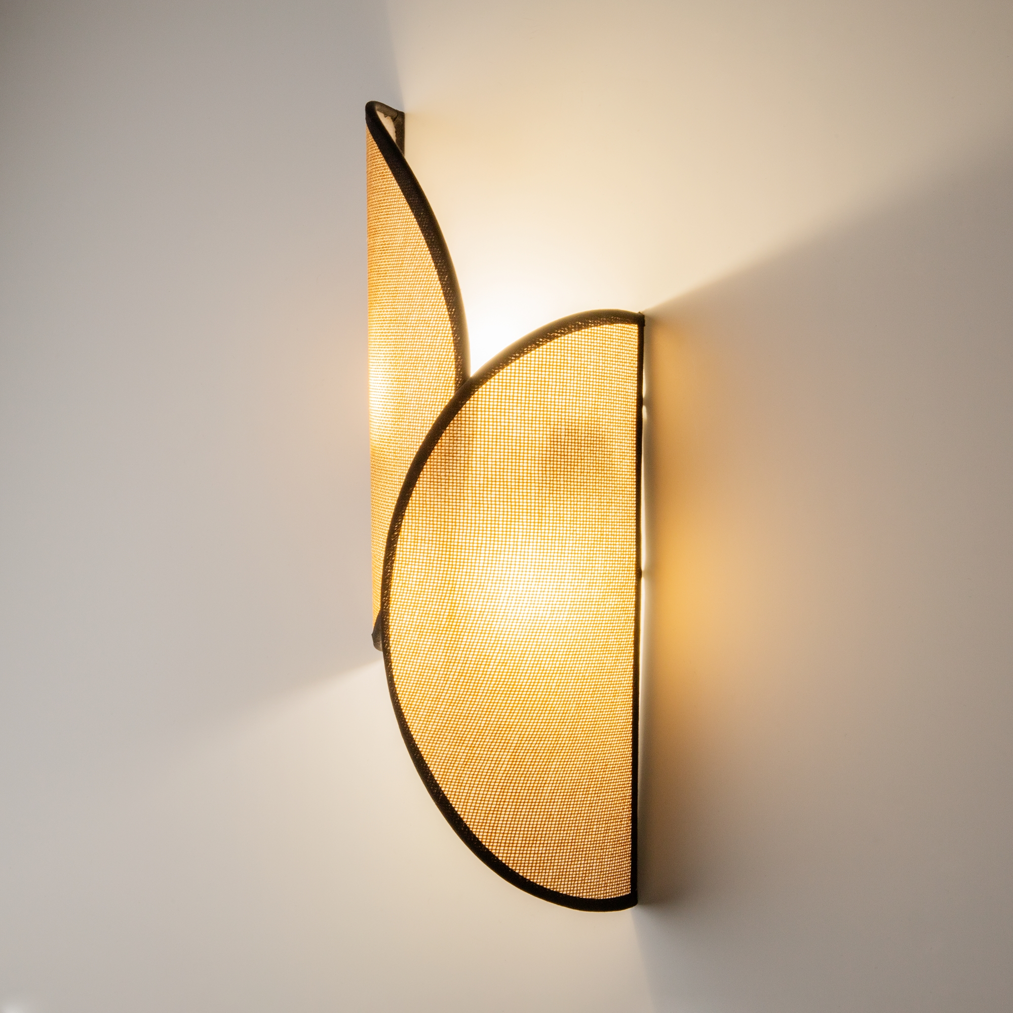 картинка Настенный светильник (бра) Maytoni MOD225WL-02B1 от магазина pro-decor.kz