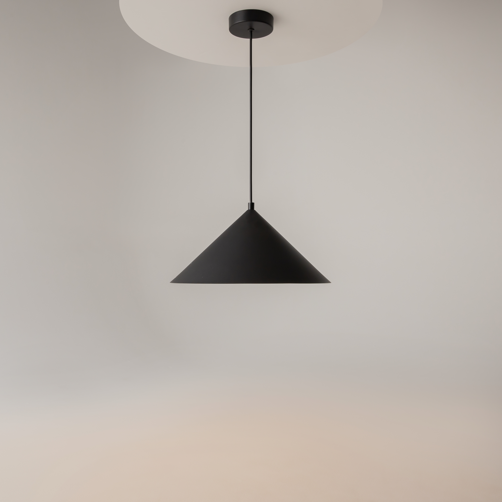 картинка Подвесной светильник Maytoni MOD167PL-01B от магазина pro-decor.kz