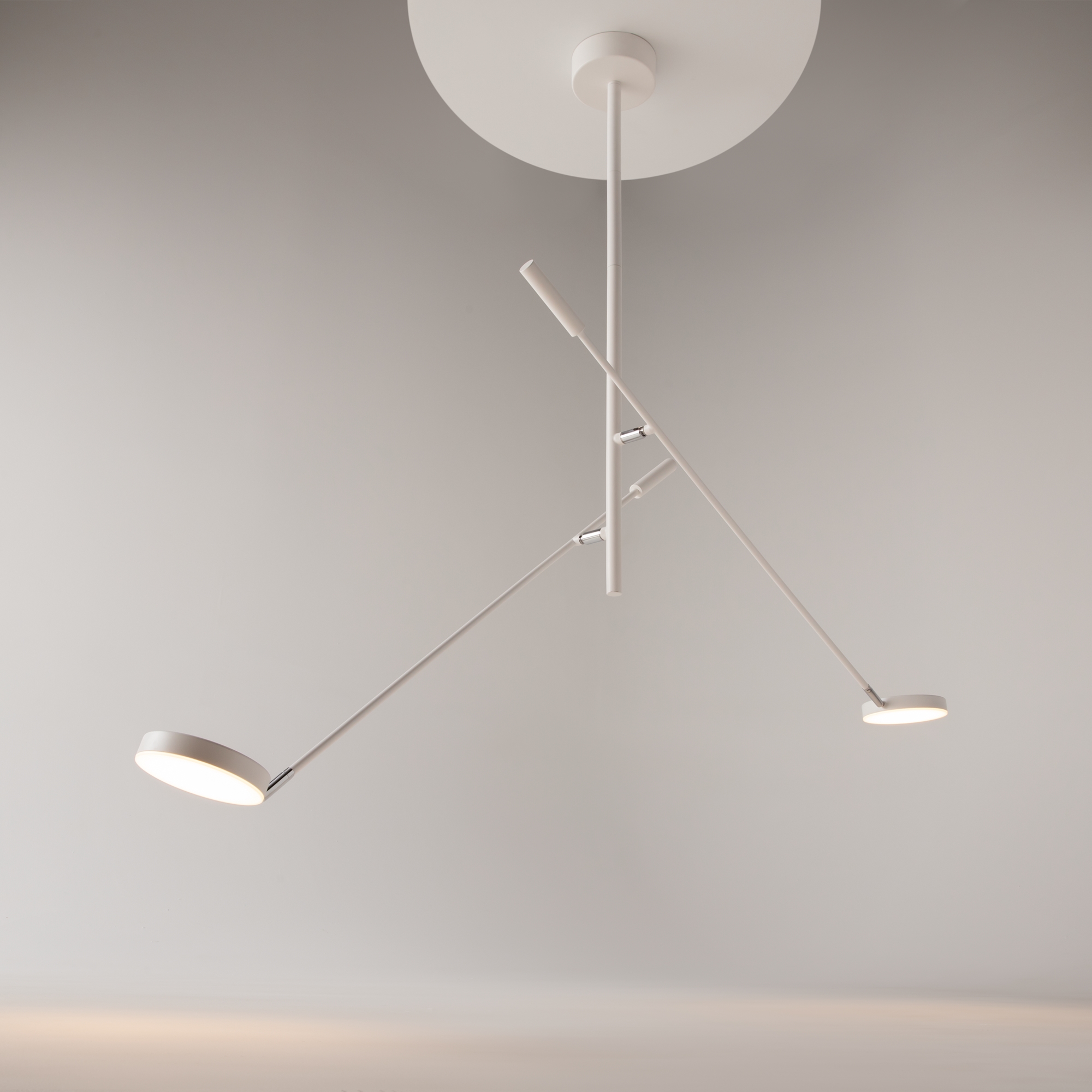 картинка Подвесной светильник Maytoni MOD070CL-L15W3K1 от магазина pro-decor.kz