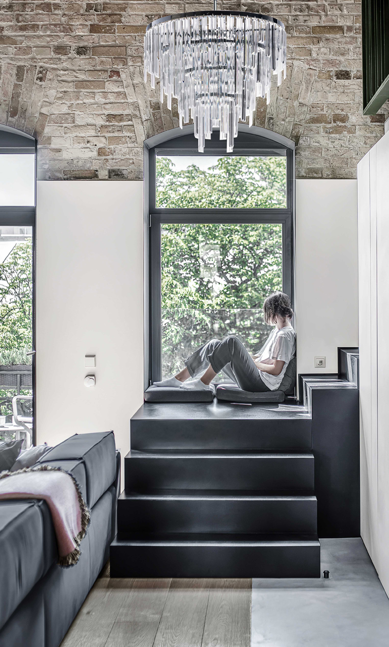 картинка Подвесная люстра MW-Light Аделард 642013305 от магазина pro-decor.kz