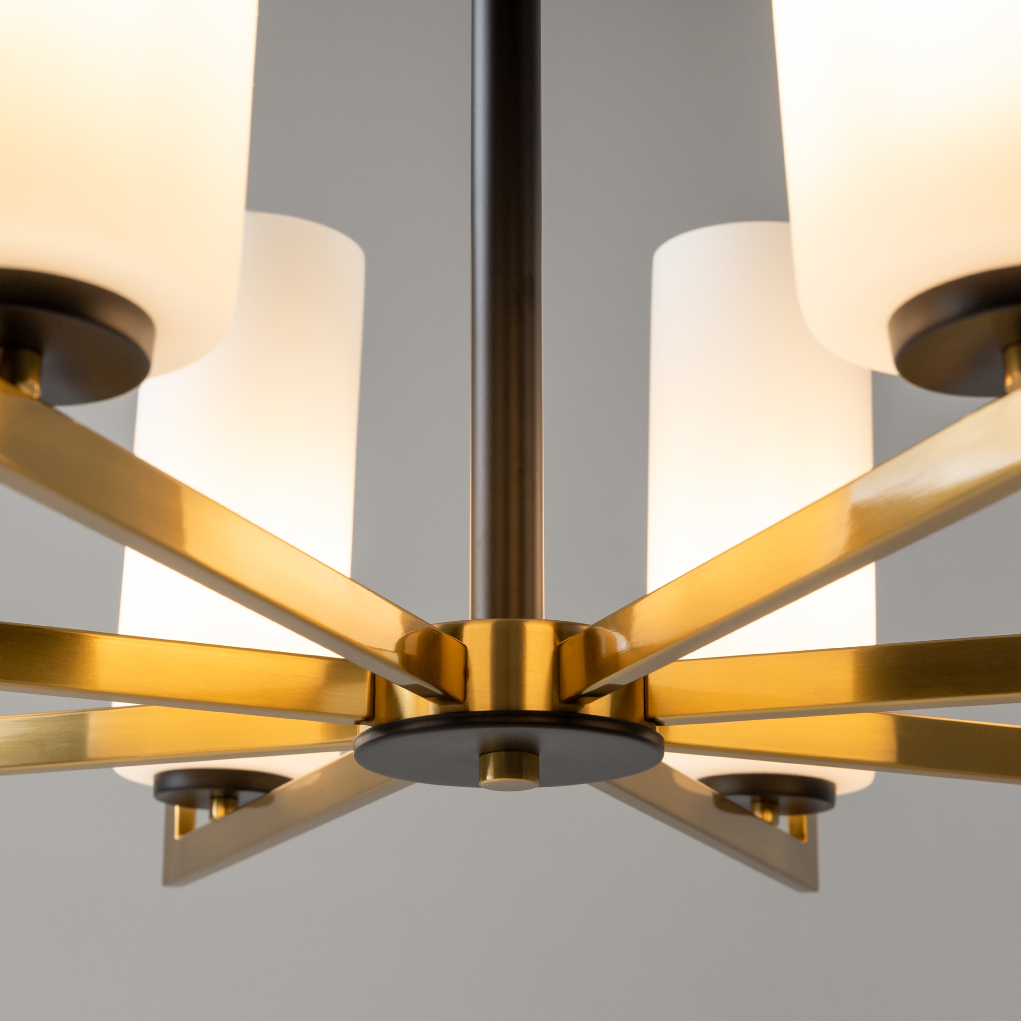 картинка Подвесная люстра Maytoni Fortano MOD089PL-08BS от магазина pro-decor.kz