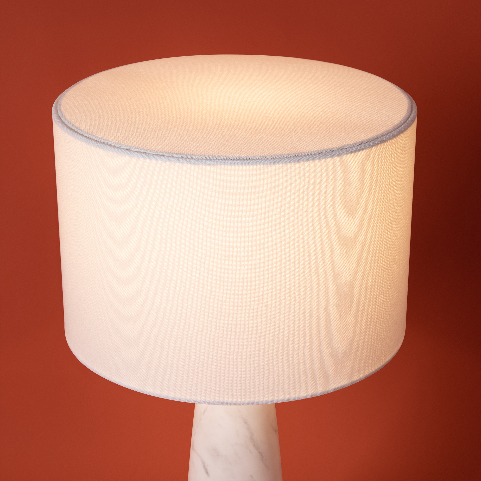 картинка Настольный светильник Freya FR2054TL-01BS3 MarmoLatte магазин pro-decor.kz являющийся официальным дистрибьютором в Казахстане картинка Настольный светильник Freya FR2054TL-01BS3 MarmoLatte от магазина pro-decor.kz