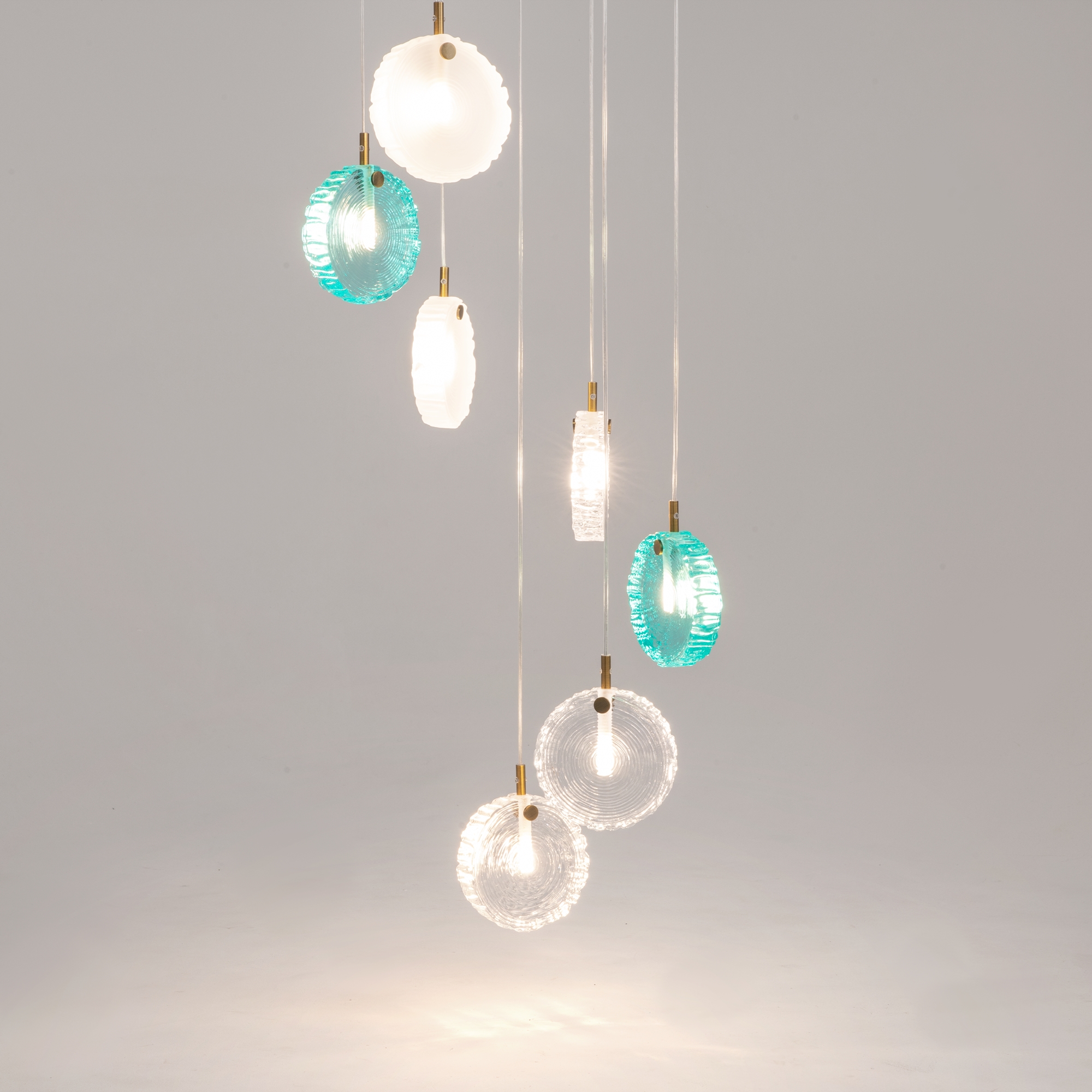 картинка Подвесной светильник Maytoni MOD254PL-07BS от магазина pro-decor.kz