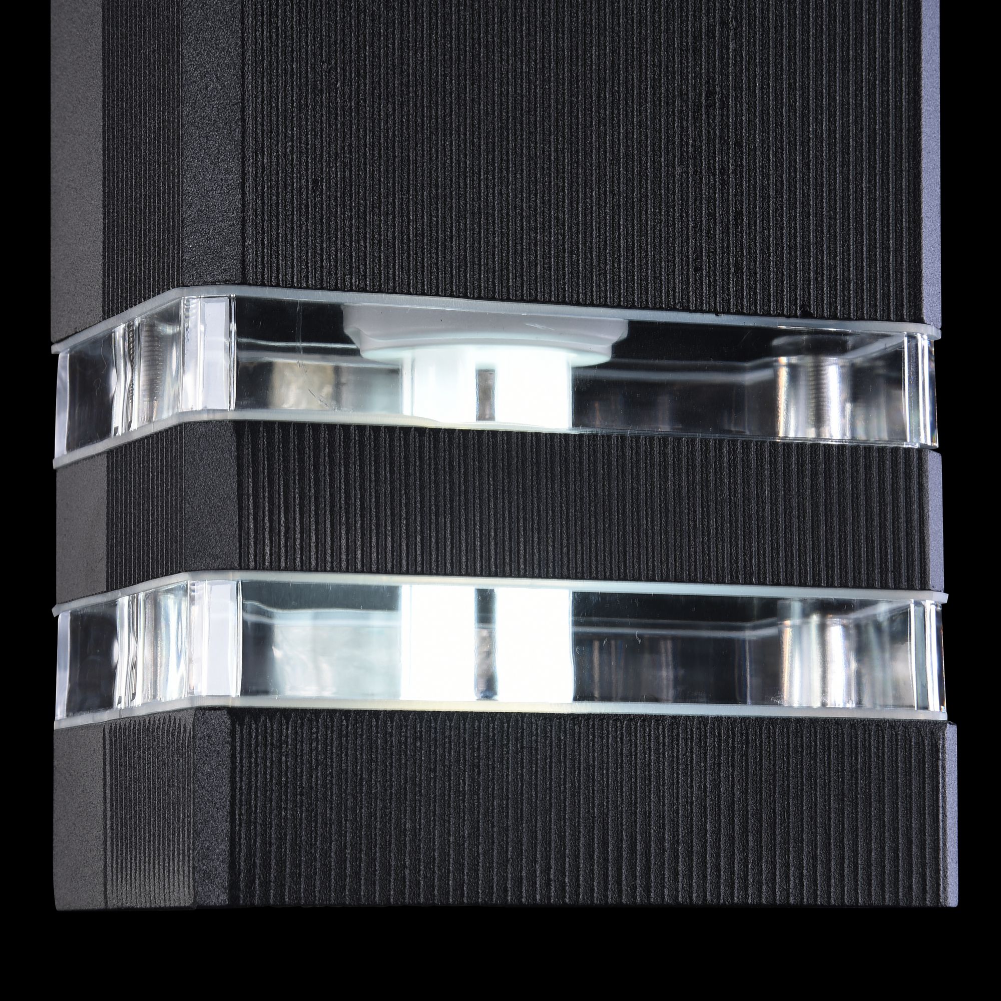 картинка Уличный настенный светильник Maytoni Unter den Linden O578WL-02B от магазина pro-decor.kz